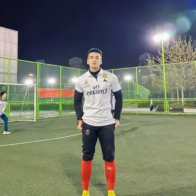 邹明亮